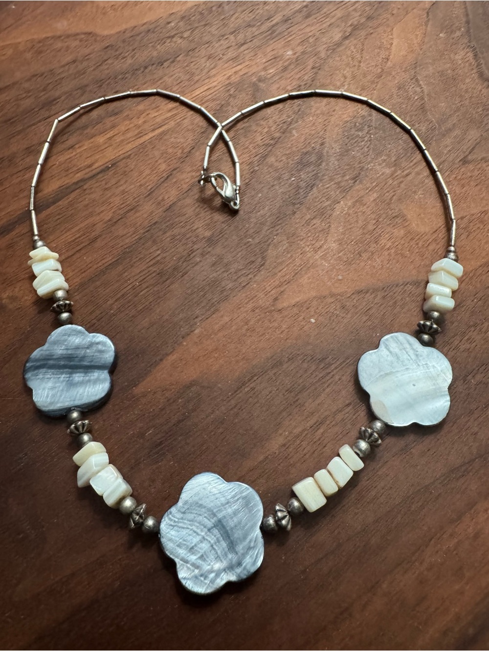 Mother of Pearl/Shell Flower Necklace w/Silvertoned Liquid Style Beads *READ*